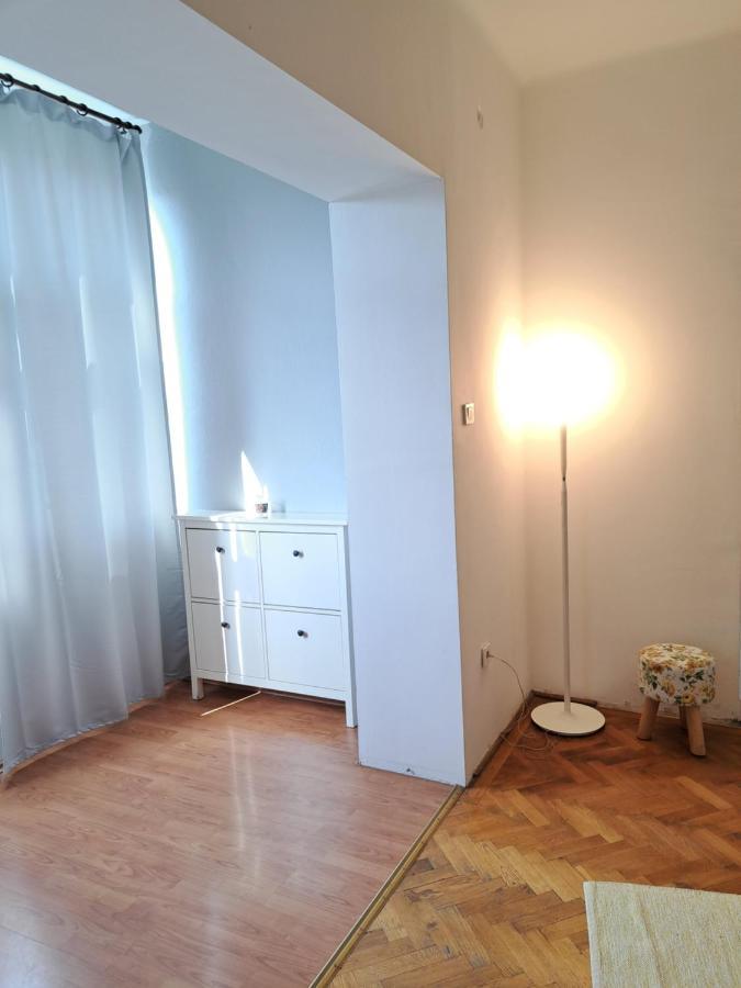 Anastasia Bratianu Apart 24 A Self Check From 2 Pm Bukares Bagian luar foto