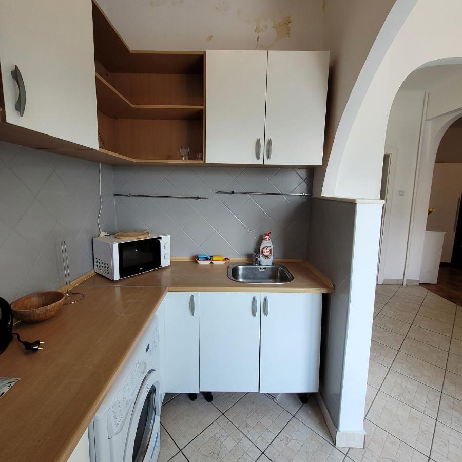 Anastasia Bratianu Apart 24 A Self Check From 2 Pm Bukares Bagian luar foto